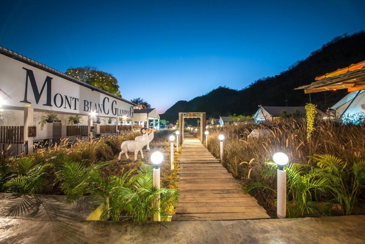 Отель Mont Blanc Glamping Khao Yai Khao Yai National Park Экстерьер фото